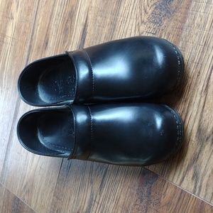 Dansko classic clogs